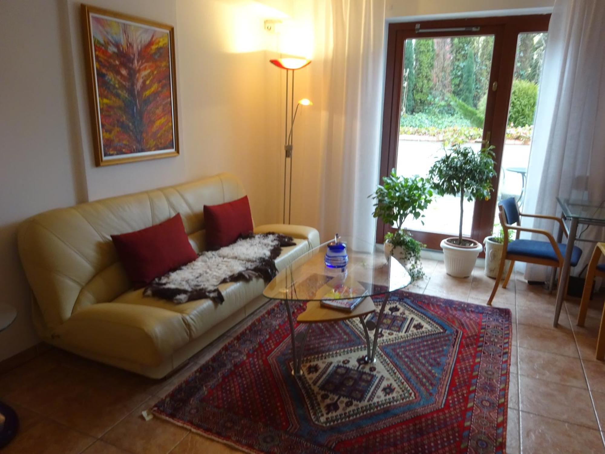 Solrosen I Simrishamn - Oesterlen Exterior foto