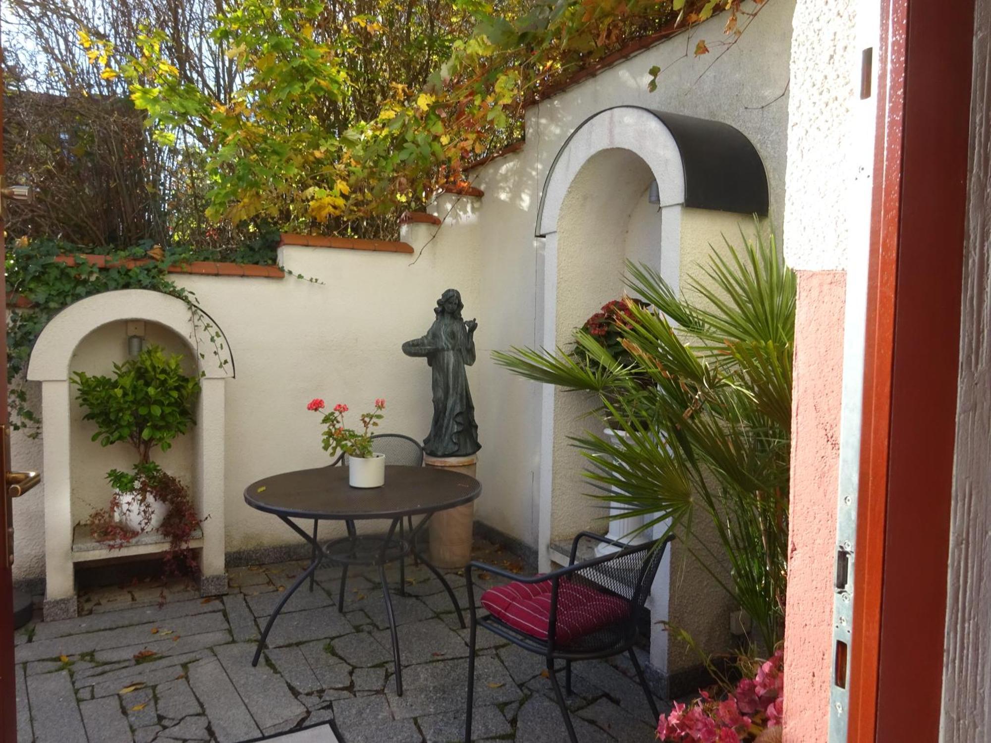 Solrosen I Simrishamn - Oesterlen Exterior foto